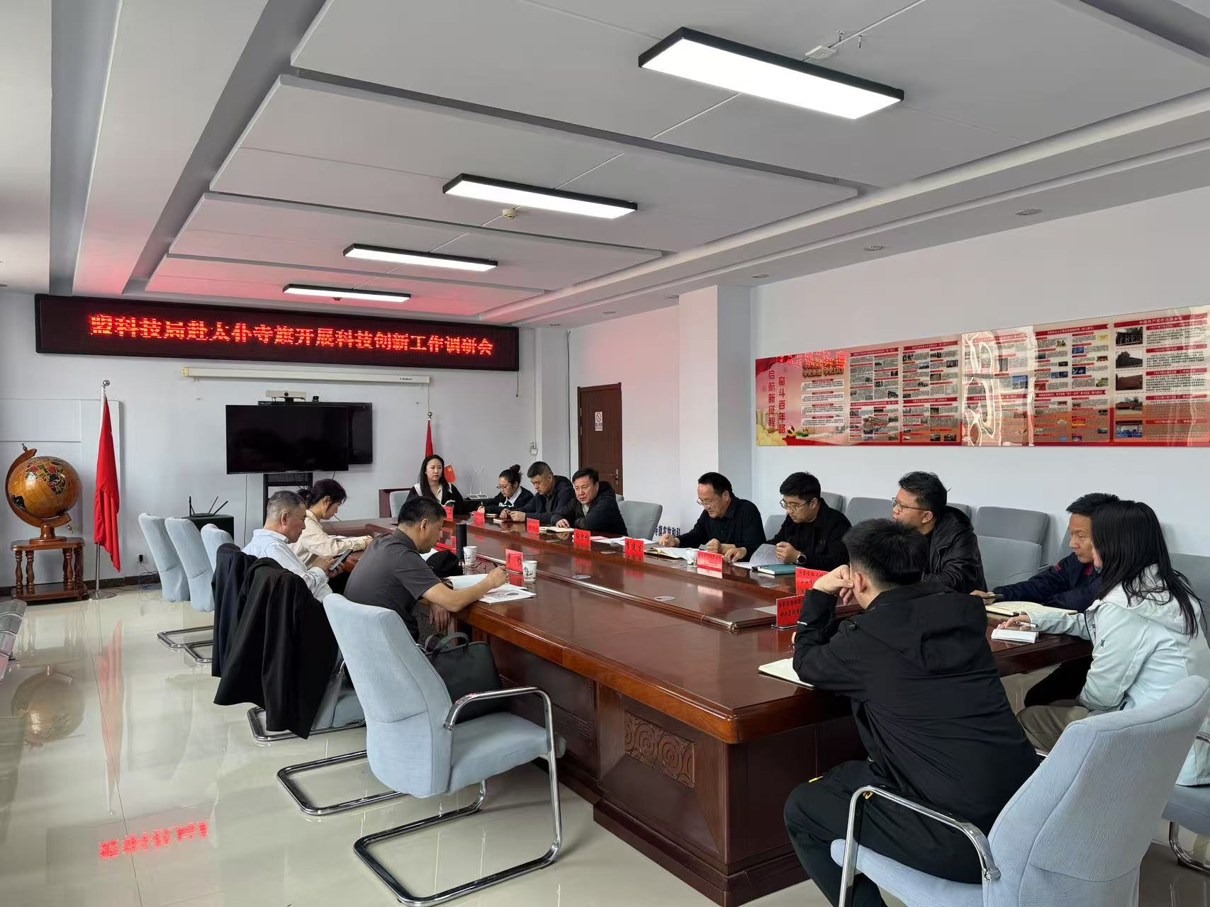 锡十大博彩公司官方网站深入太旗、白旗、多伦开展 科技创新工作调研